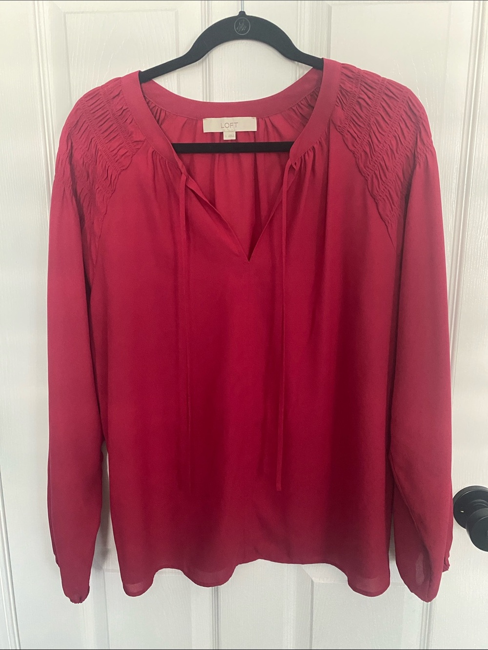 ⭐️4/$20⭐️ LOFT Smocked Shoulder V-Neck Blouse